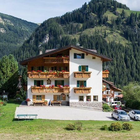 Villa Insam Selva di Val Gardena Bagian luar foto